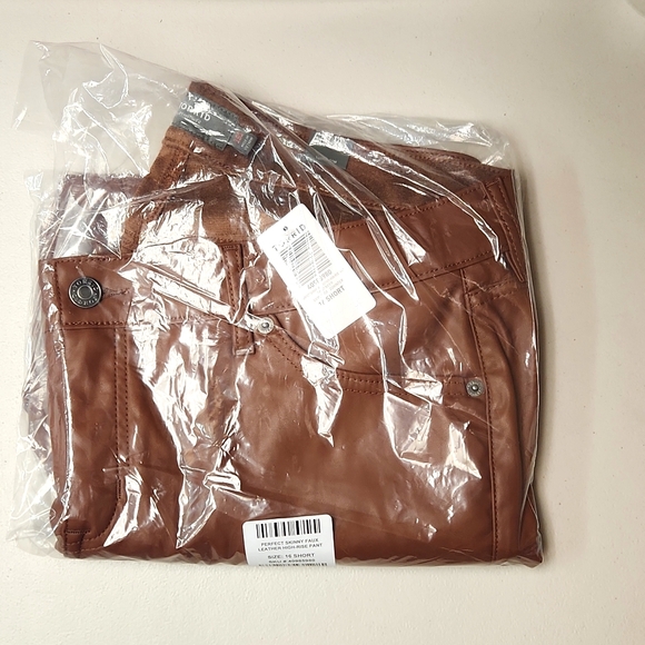 ❤️NWT VINTAGE TORRID FAUX VEGAN LEATHER POCKETS PANT SKINNY ROOT BEER PLUS SIZE - Picture 4 of 16